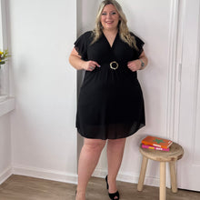 Charger l'image dans la galerie, Robe courte chic noire col plissé - Précommande expédition jeudi 19 mars
