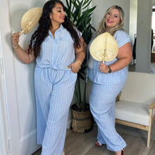 Charger l'image dans la galerie, Ensemble à rayures bleu ciel tissu - contenant du lin
