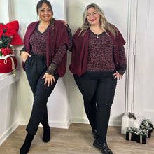 Charger l'image dans la galerie, Top léopard à détail dentelle bordeaux