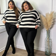Charger l'image dans la galerie, Pull à rayures noir et blanc