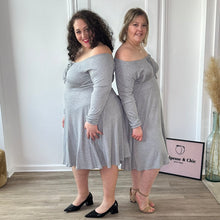 Charger l'image dans la galerie, Robe côtelée patineuse grise - CRÉATION PULPEUSE ET CHIC