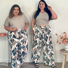 Charger l'image dans la galerie, Pantalon fluide imprimé marron et noir