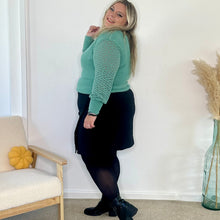 Charger l'image dans la galerie, Jupe courte droite noire portefeuille