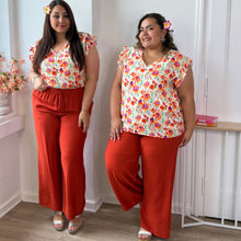 Charger l'image dans la galerie, Blouse fluide éclat de fleurs