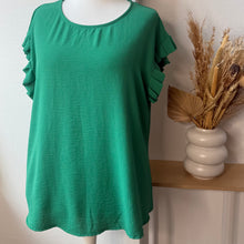 Charger l'image dans la galerie, Blouse verte manches à volants