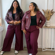 Charger l'image dans la galerie, Perfecto court en similicuir bordeaux