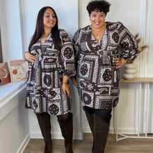 Charger l'image dans la galerie, Robe courte à imprimé bandana marron