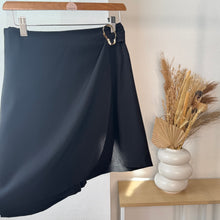 Charger l'image dans la galerie, Jupe short boucle doré