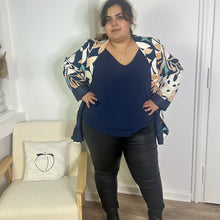 Charger l'image dans la galerie, Pantalon noir mat en similicuir