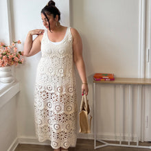 Charger l'image dans la galerie, Robe longue crochet beige en coton