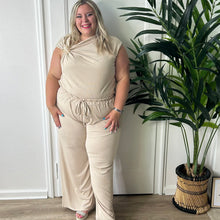 Charger l'image dans la galerie, Top beige à boucle dorée