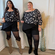 Charger l'image dans la galerie, Jupe-short suédine noire à broche dorée