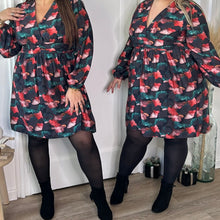 Charger l'image dans la galerie, Robe courte imprimée ginkgo rouge et verte