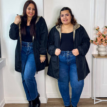 Charger l'image dans la galerie, Veste réversible imperméable noir & léopard