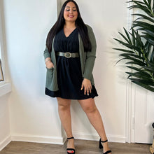 Charger l'image dans la galerie, Gilet vert d’eau à bordure dorée en coton