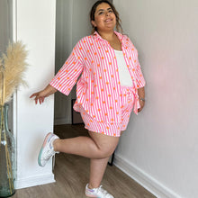 Charger l'image dans la galerie, Short à rayures et imprimé coeur