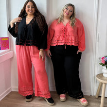 Charger l'image dans la galerie, Pantalon en gaz de coton noir
