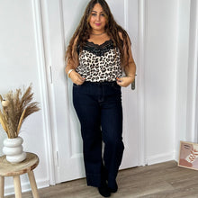 Charger l'image dans la galerie, Jean avec ourlet large et revers cousu - réassort prévu activez l’alerte
