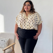 Charger l'image dans la galerie, Chemise oversize imprimé pois crème en coton
