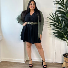 Charger l&#39;image dans la galerie, Robe-short courte fluide noire
