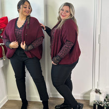 Charger l'image dans la galerie, Top léopard à détail dentelle bordeaux
