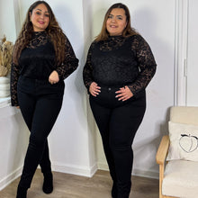 Charger l'image dans la galerie, Top transparent à dentelle noir - réassort prévu activez l’alerte
