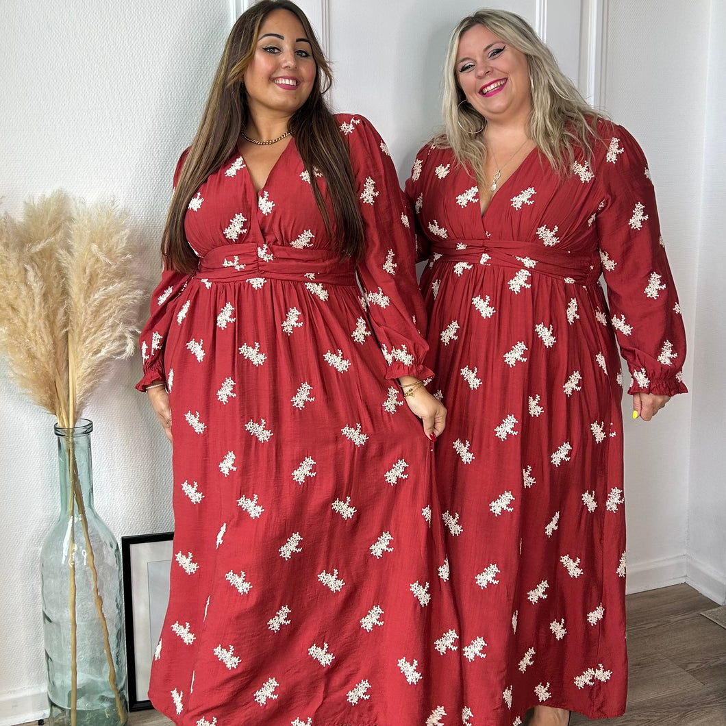 ⁠ ⁠Robe longue rouge brique à fleurs blanches - EN PRÉCOMMANDE EXPÉDITION DE LA COMMANDE VENDREDI 24 octobre