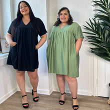 Charger l&#39;image dans la galerie, Robe-short courte fluide kaki

