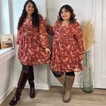 Charger l'image dans la galerie, Robe courte fleurie d’automne
