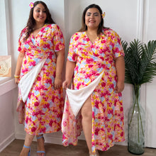 Charger l'image dans la galerie, Robe portefeuille mélange floral
