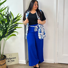 Charger l&#39;image dans la galerie, Pantalon fluide bleu roi à ceinture florale
