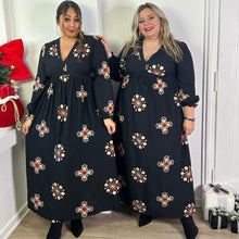 Charger l&#39;image dans la galerie, Robe longue noire brodée de fleurs
