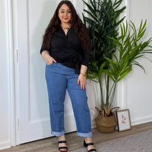 Charger l'image dans la galerie, Pantalon effet jean mom clair en coton
