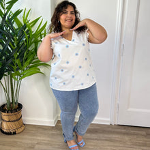 Charger l&#39;image dans la galerie, Blouse à marguerites en coton blanche
