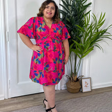 Charger l'image dans la galerie, Robe courte fuchsia tropical
