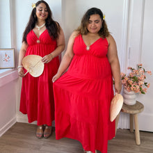 Charger l'image dans la galerie, ⁠Robe fines bretelles et broche rouge
