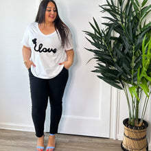 Charger l&#39;image dans la galerie, T-shirt love noir en coton - ÉDITION LIMITÉE
