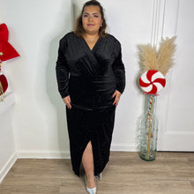 Charger l'image dans la galerie, Robe en velours à strass
