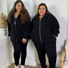 Charger l'image dans la galerie, Veste polaire à col montant noir
