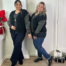 Charger l'image dans la galerie, Top léopard à détail dentelle kaki
