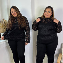 Charger l'image dans la galerie, Top transparent à dentelle noir - réassort prévu activez l’alerte
