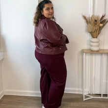 Charger l'image dans la galerie, Perfecto court en similicuir bordeaux
