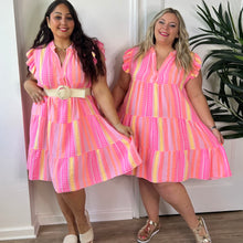 Charger l&#39;image dans la galerie, Robe courte rayée rose en gaze de coton

