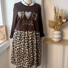 Charger l'image dans la galerie, Robe sweat léopard marron
