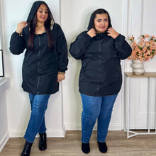 Charger l'image dans la galerie, Veste réversible imperméable noir &amp; léopard
